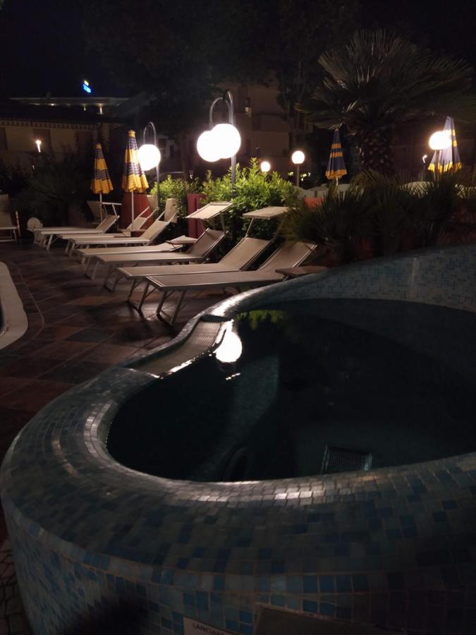 Hotel Prestigio 切塞纳蒂科 外观 照片