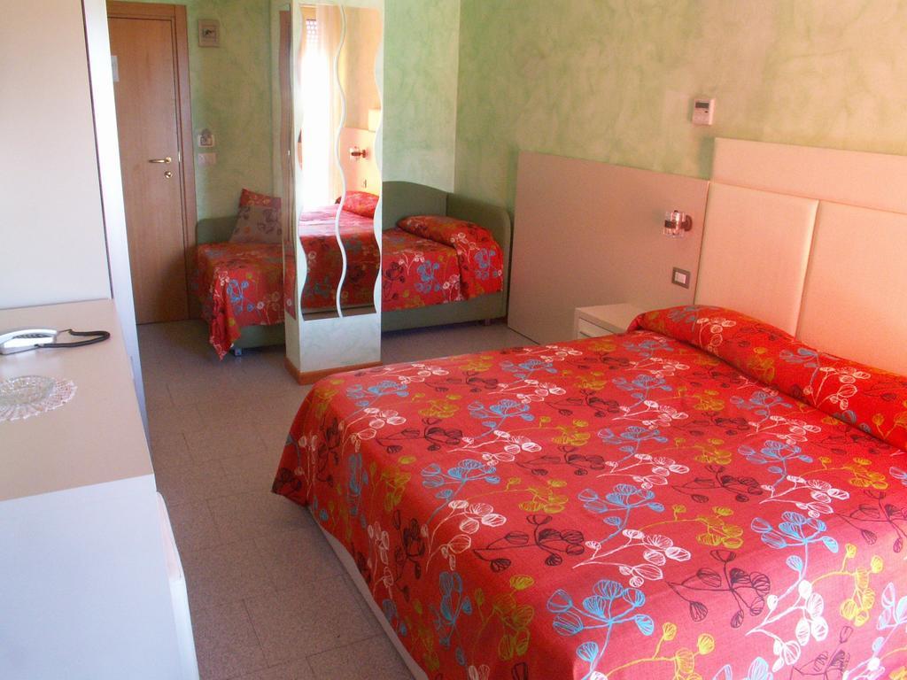 Hotel Prestigio 切塞纳蒂科 外观 照片