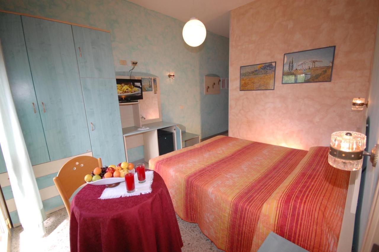 Hotel Prestigio 切塞纳蒂科 外观 照片